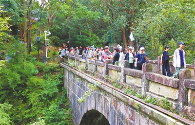 配先查 山海共翩跹 千里赴盟约